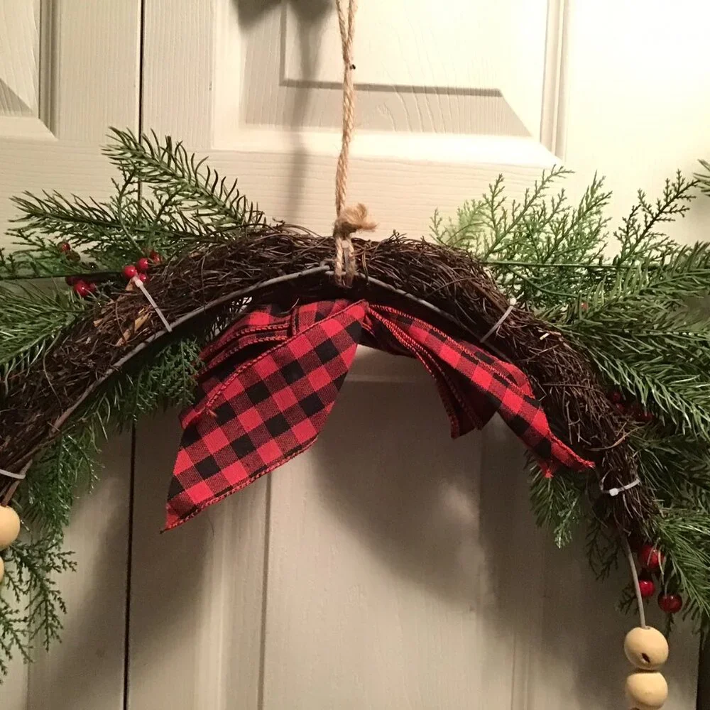 NWOT 9 pc set natural wood beaded wreaths (2) and 6 Garlands